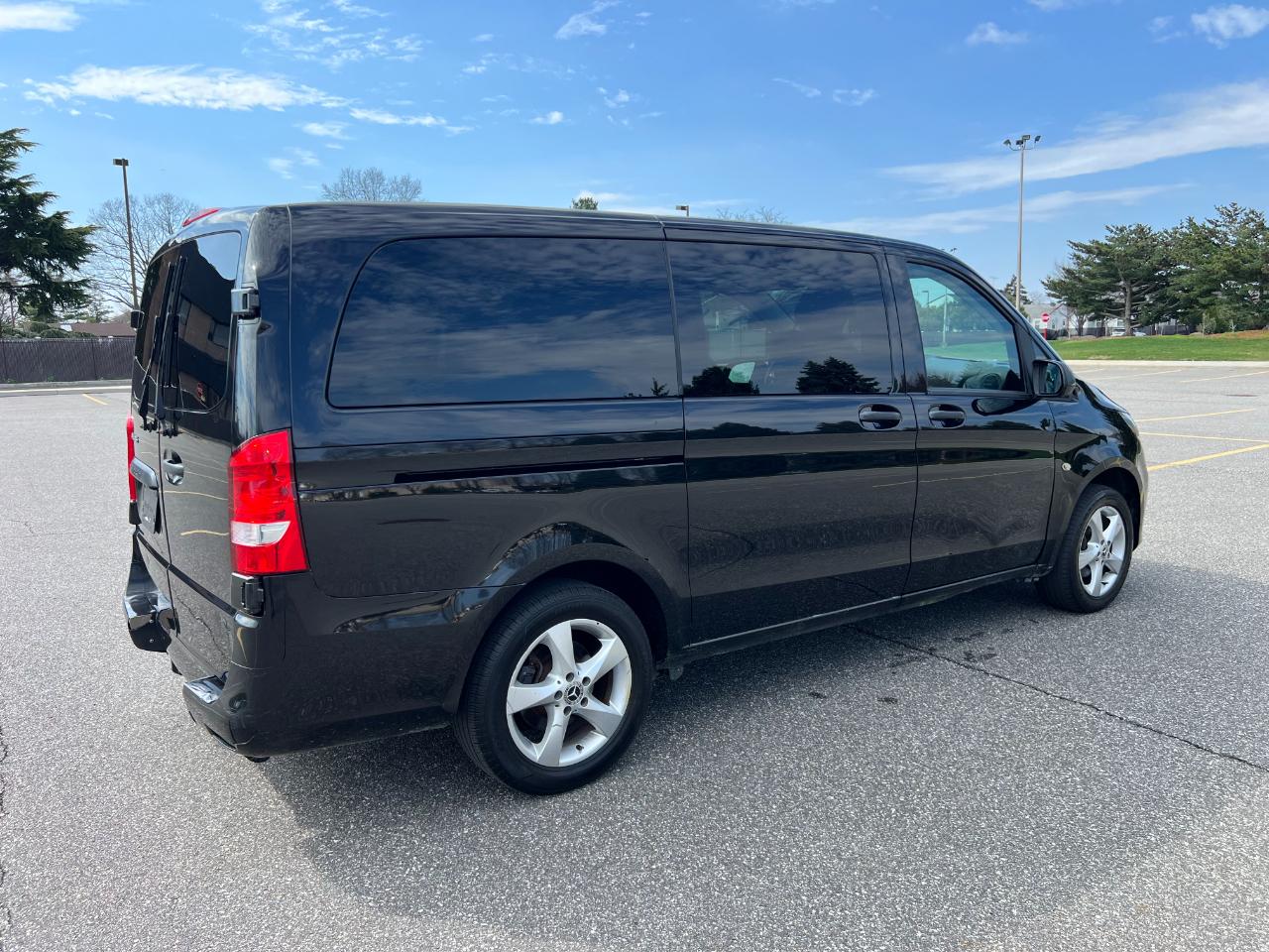 Mercedes-Benz Metris Passenger Van 2018