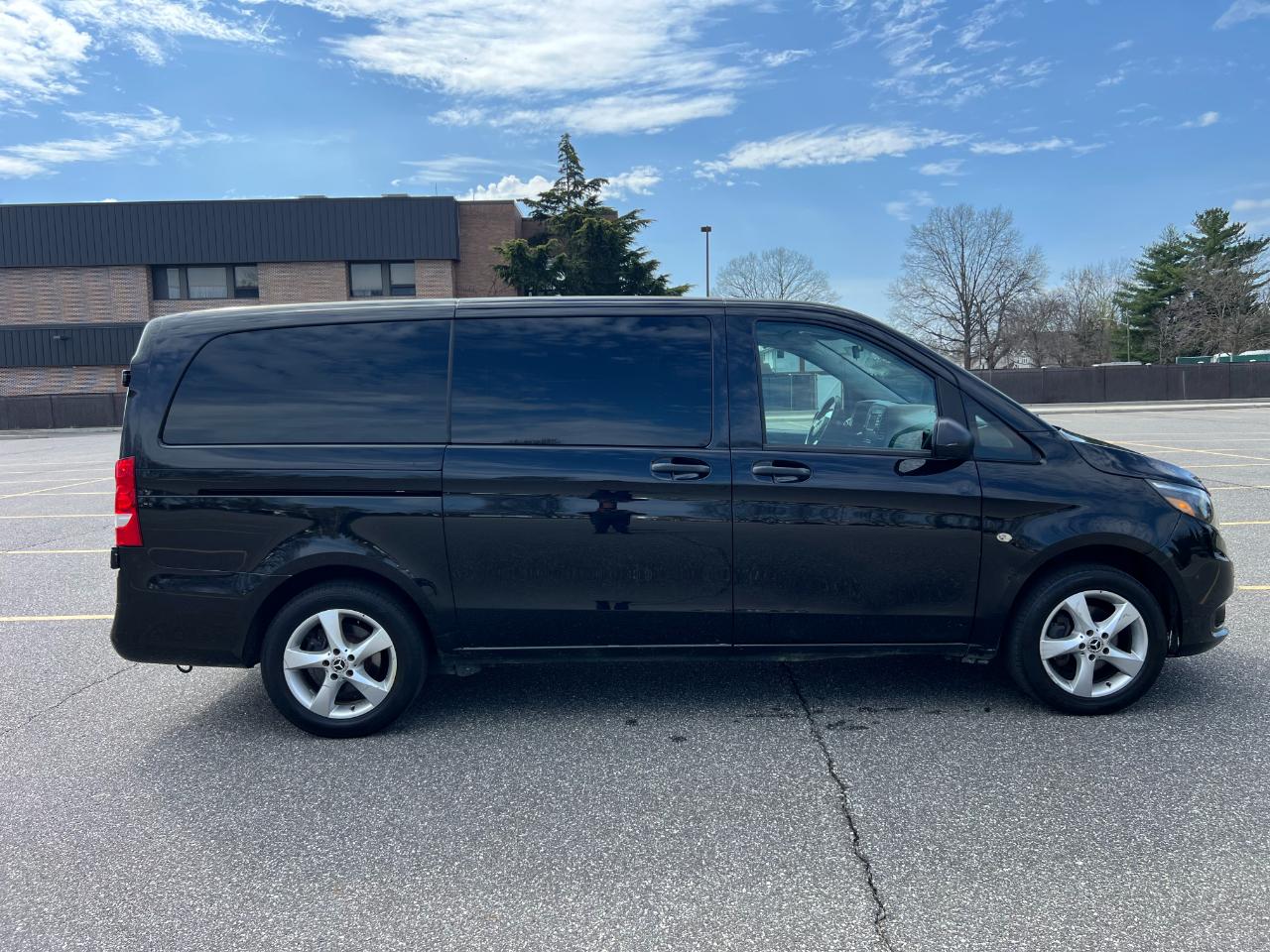 Mercedes-Benz Metris Passenger Van 2018