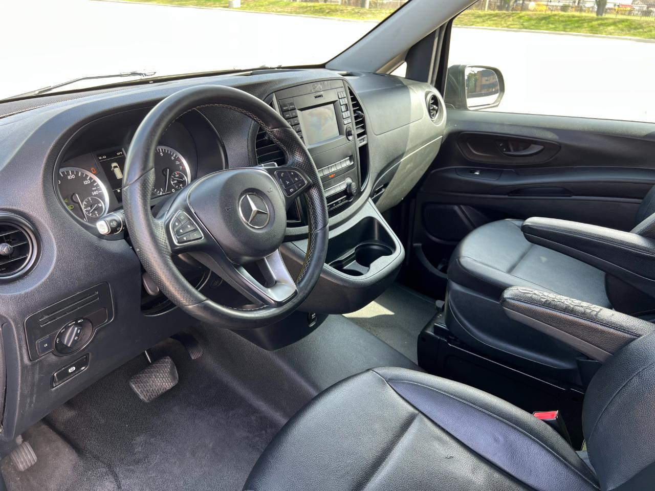 Mercedes-Benz Metris Passenger Van 2018