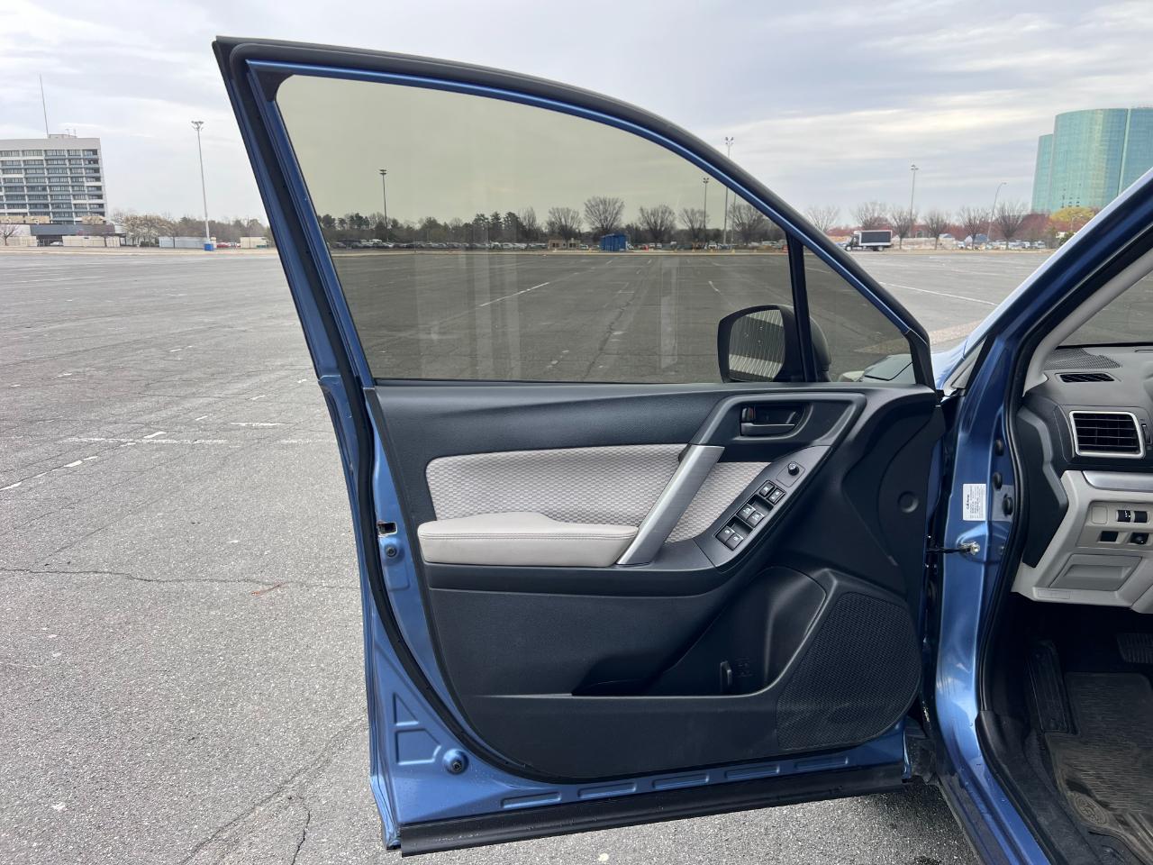 Subaru Forester 2.5i Premium PZEV CVT 2017