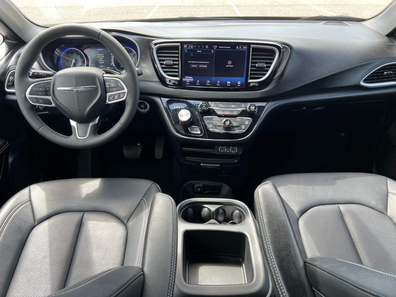 Chrysler Pacifica Select 2025