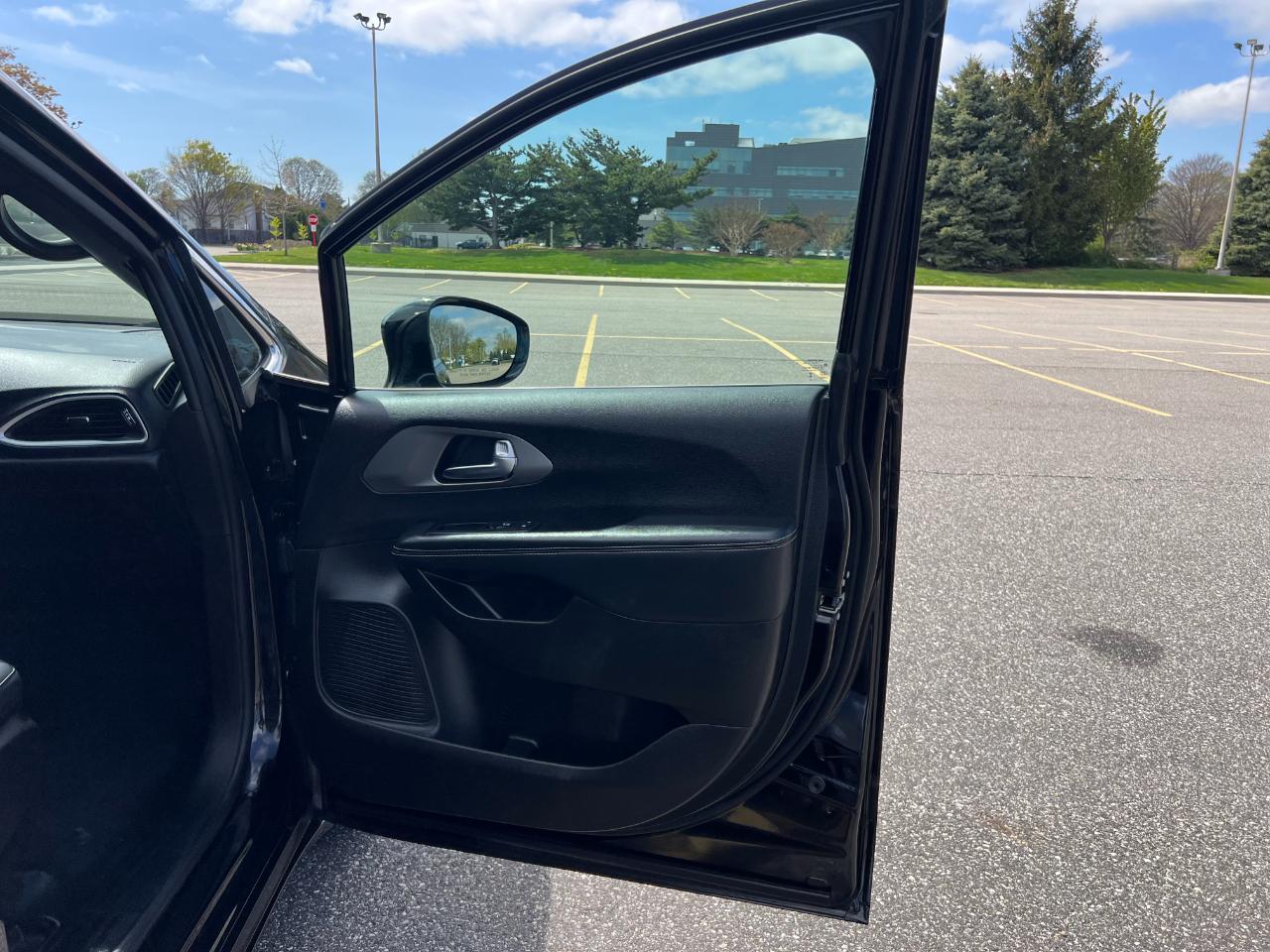 Chrysler Pacifica Select 2025