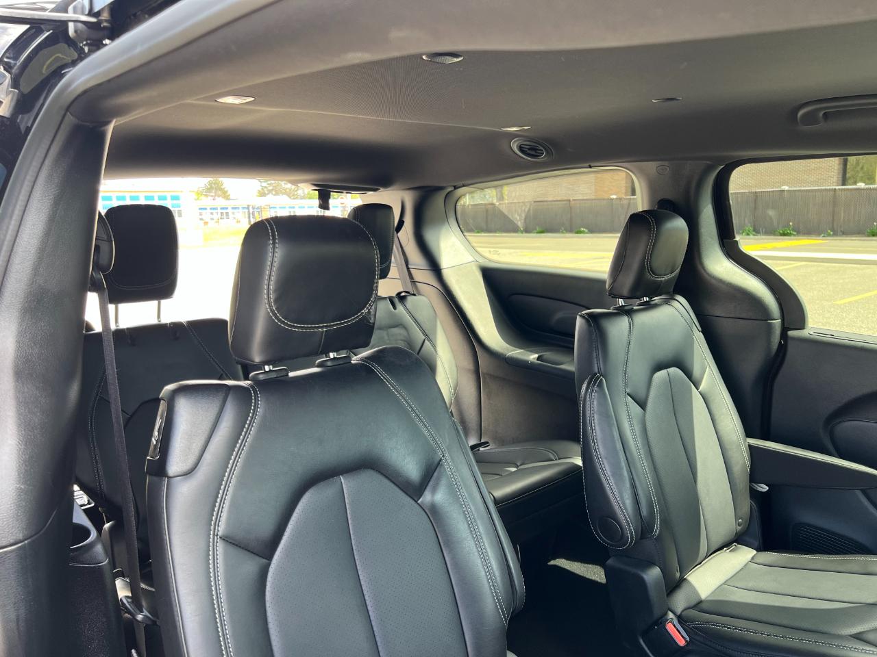 Chrysler Pacifica Select 2025