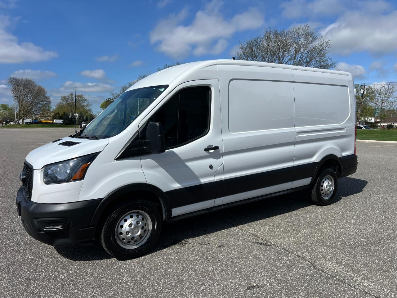 Ford Transit 250 Van Med. Roof w/Sliding Pass. 148-in. WB 2023