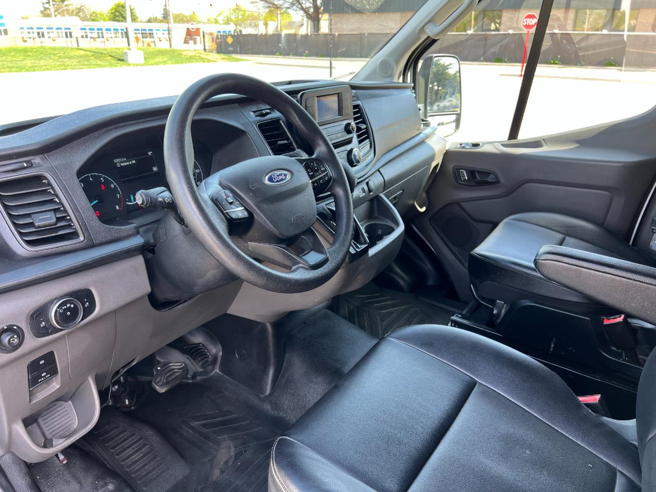 Ford Transit 250 Van Med. Roof w/Sliding Pass. 148-in. WB 2023