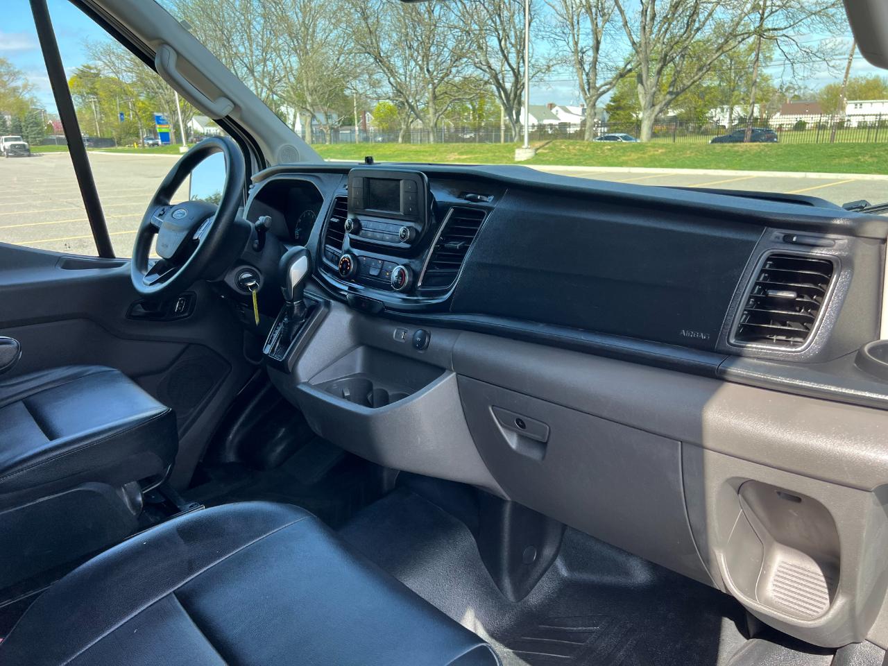 Ford Transit 250 Van Med. Roof w/Sliding Pass. 148-in. WB 2023