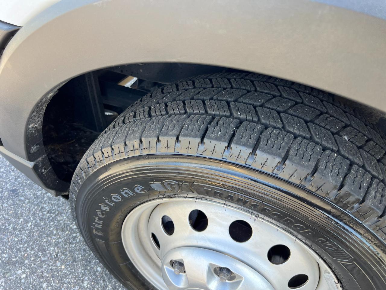 Ford Transit 250 Van Med. Roof w/Sliding Pass. 148-in. WB 2023