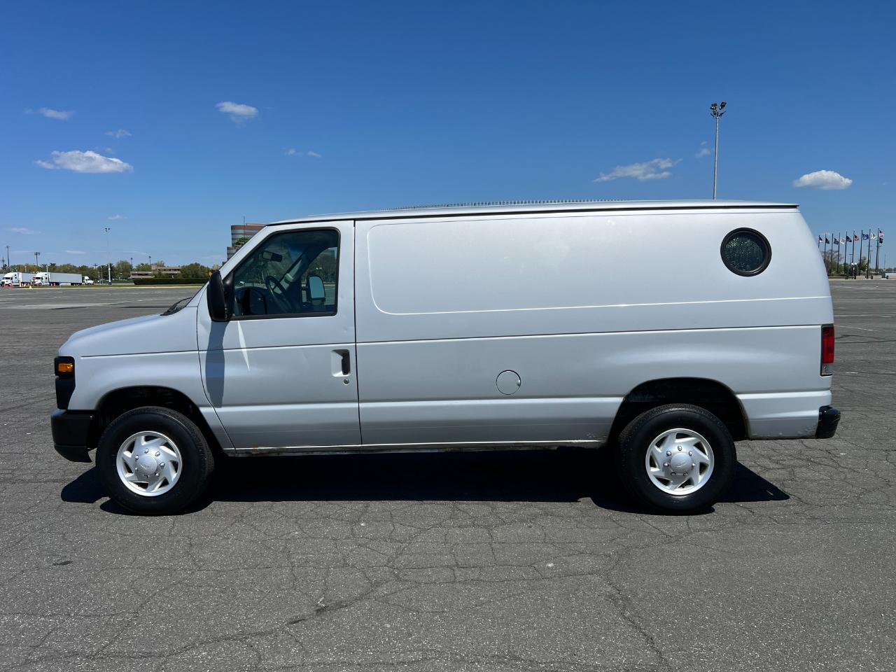 Ford Econoline E-250 2008