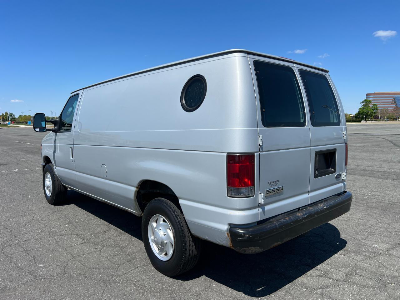 Ford Econoline E-250 2008