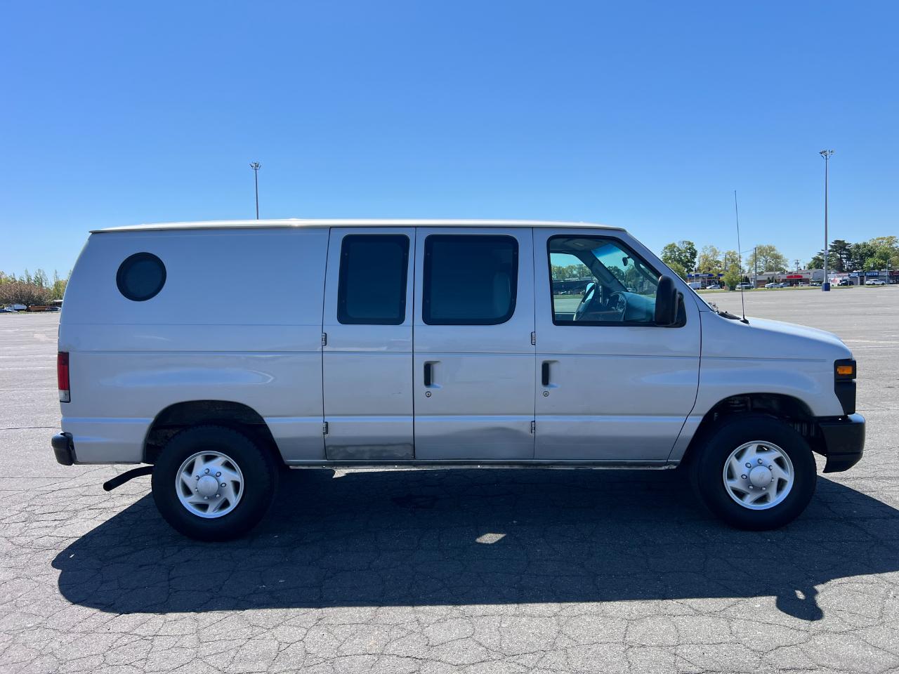 Ford Econoline E-250 2008