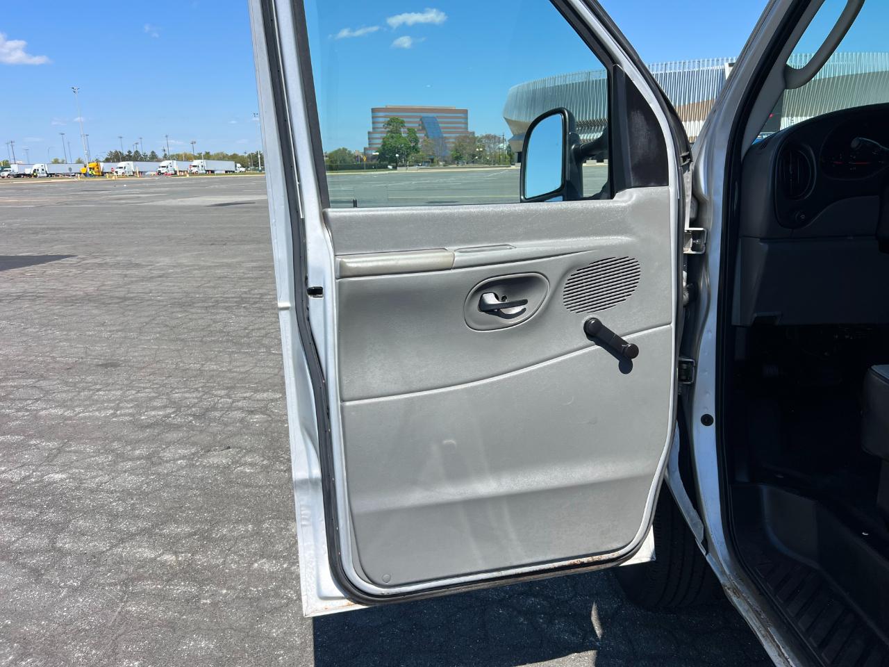 Ford Econoline E-250 2008
