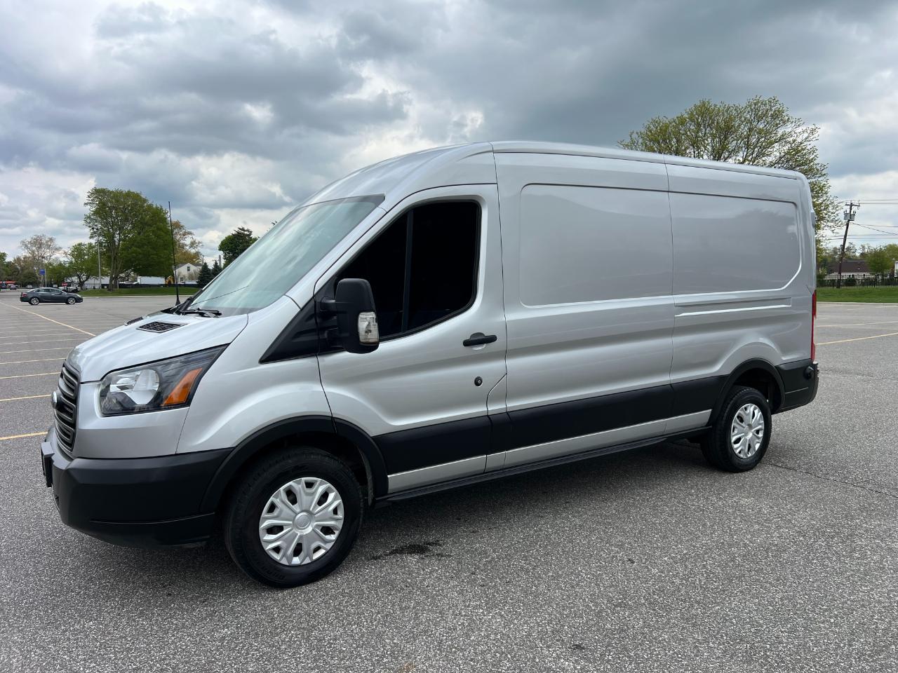Ford Transit 250 Van Med. Roof w/Sliding Pass. 148-in. WB 2019