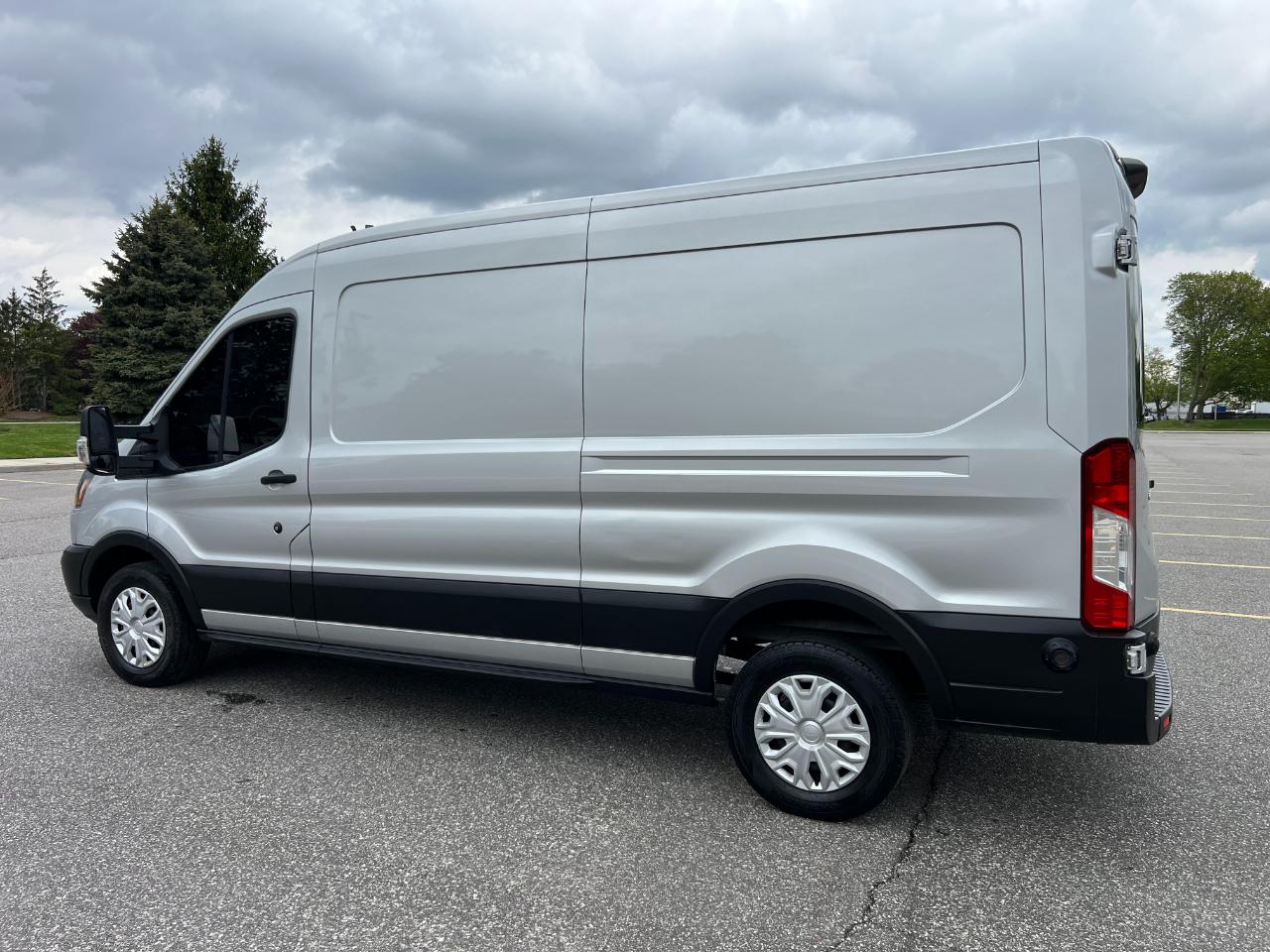 Ford Transit 250 Van Med. Roof w/Sliding Pass. 148-in. WB 2019