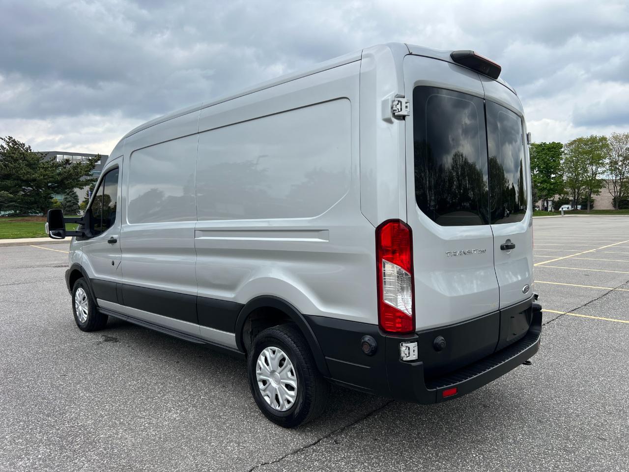 Ford Transit 250 Van Med. Roof w/Sliding Pass. 148-in. WB 2019