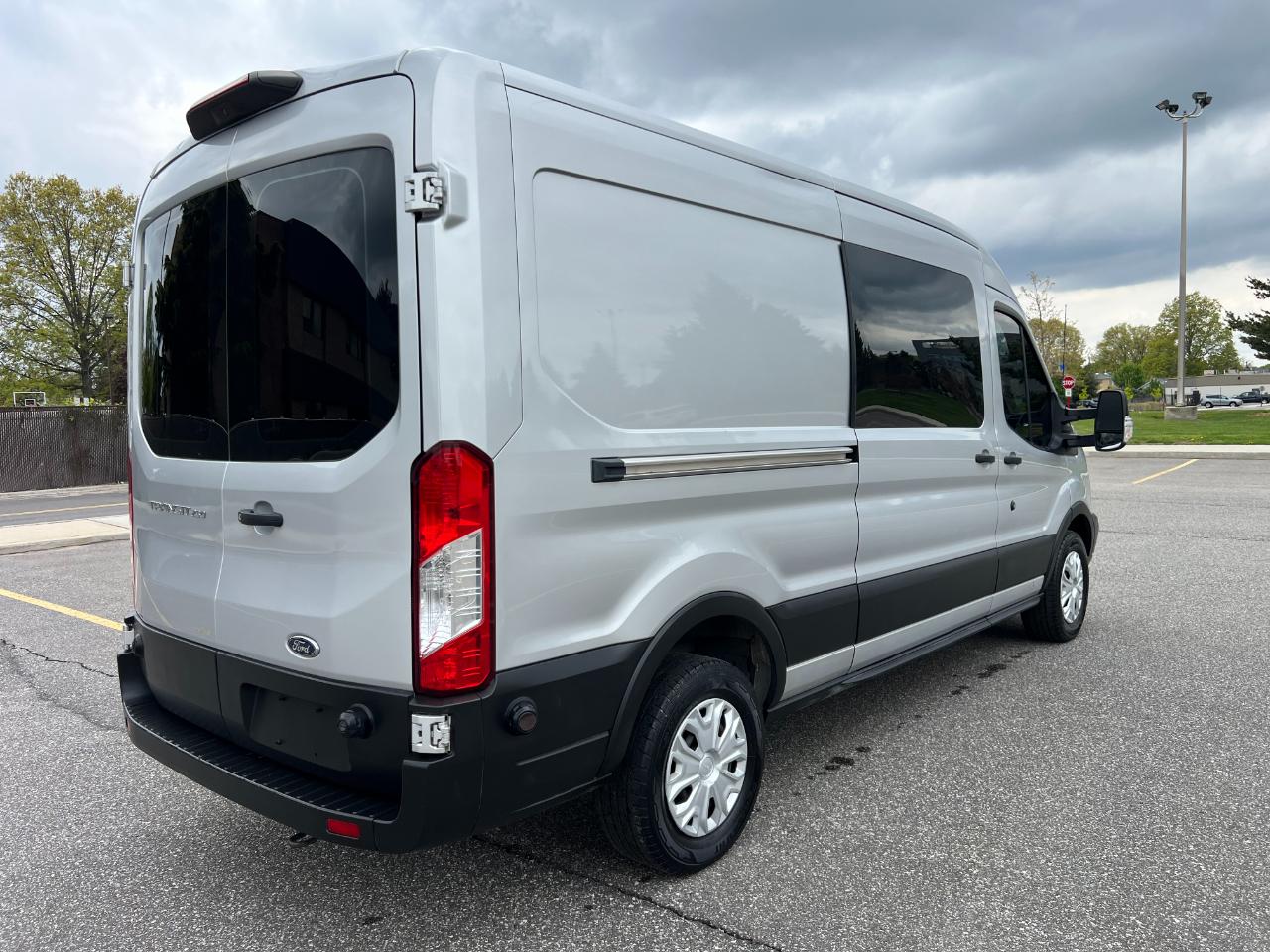 Ford Transit 250 Van Med. Roof w/Sliding Pass. 148-in. WB 2019