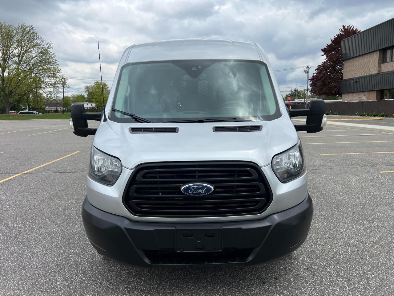 Ford Transit 250 Van Med. Roof w/Sliding Pass. 148-in. WB 2019