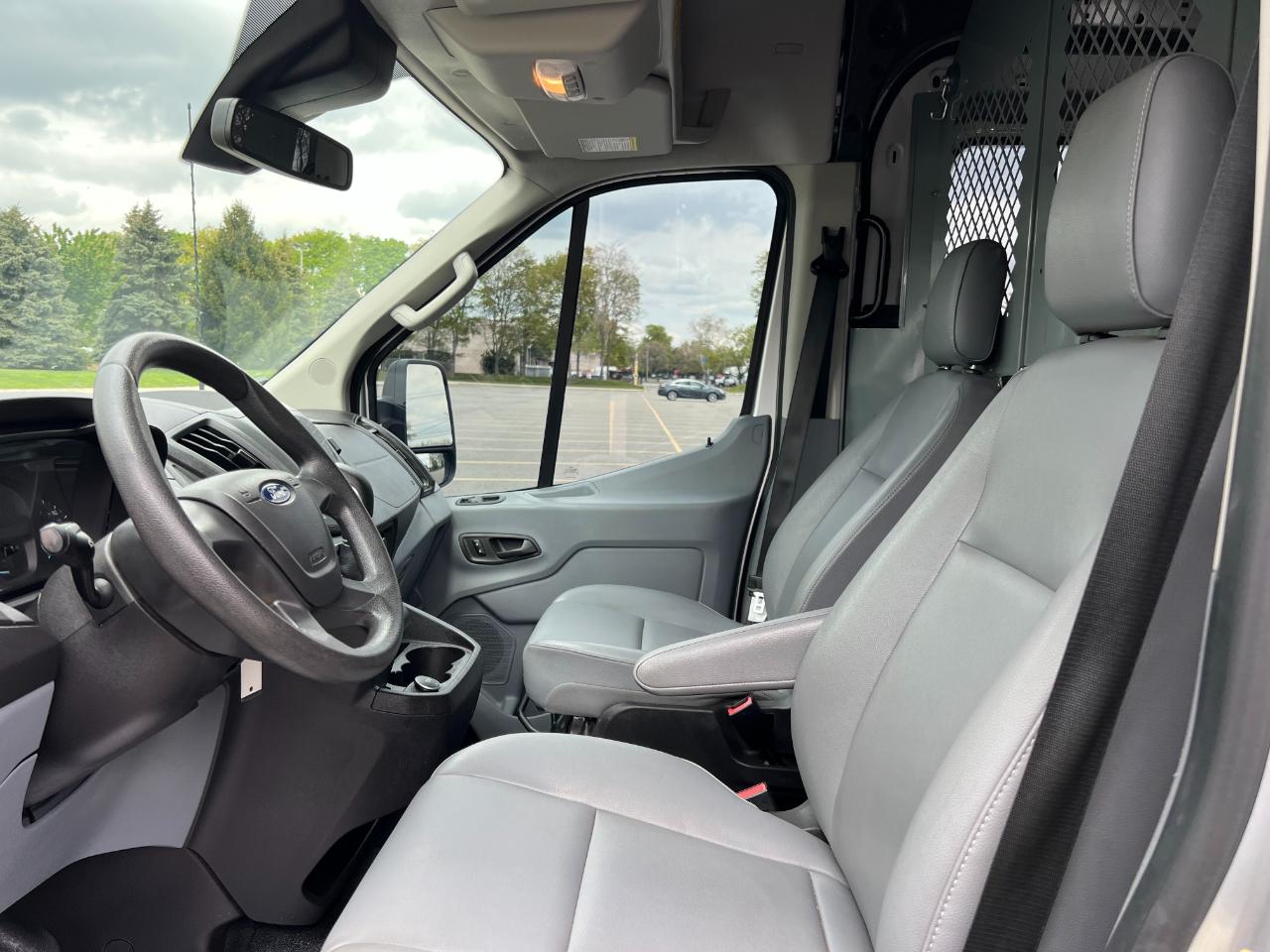 Ford Transit 250 Van Med. Roof w/Sliding Pass. 148-in. WB 2019