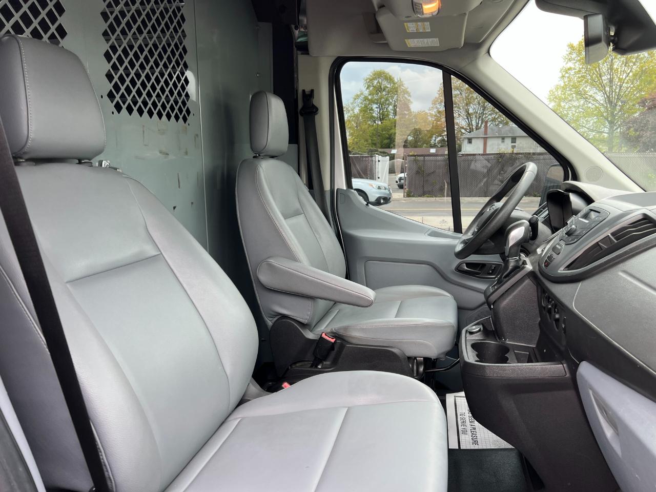 Ford Transit 250 Van Med. Roof w/Sliding Pass. 148-in. WB 2019