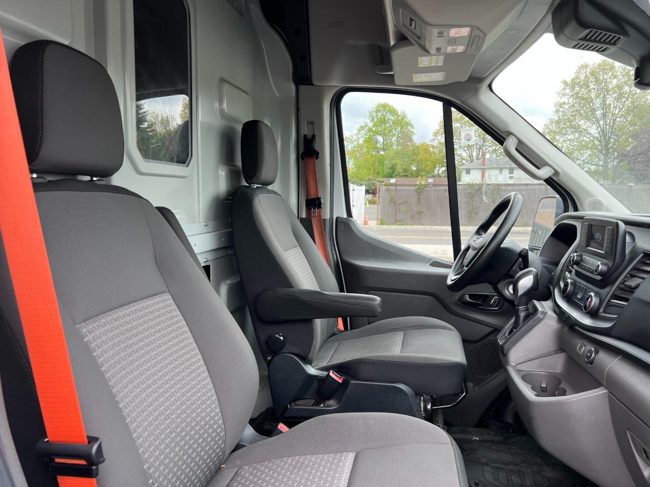 Ford Transit 250 Van High Roof w/Sliding Pass. 148-in. WB EL 2023
