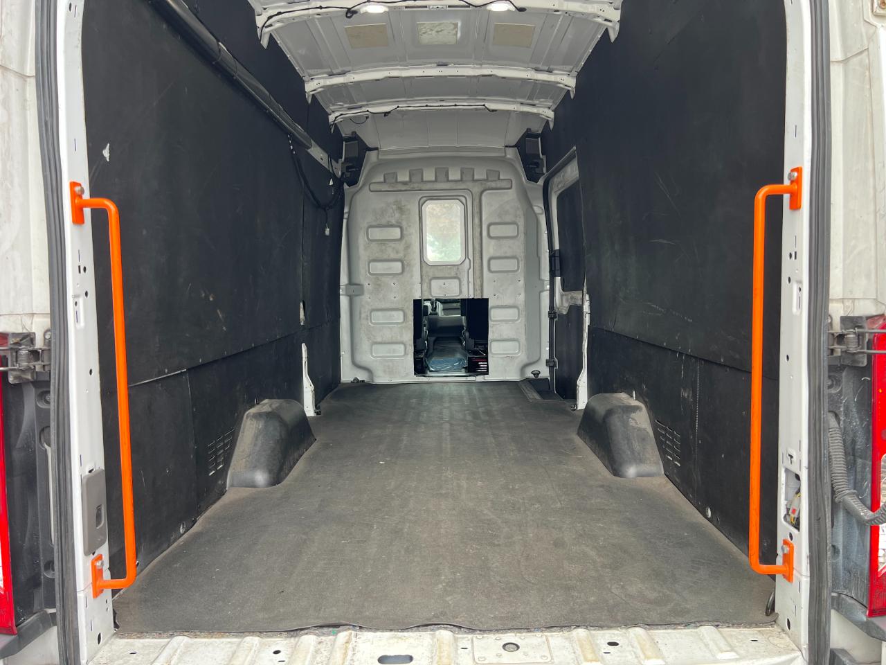 Ford Transit 250 Van High Roof w/Sliding Pass. 148-in. WB EL 2023