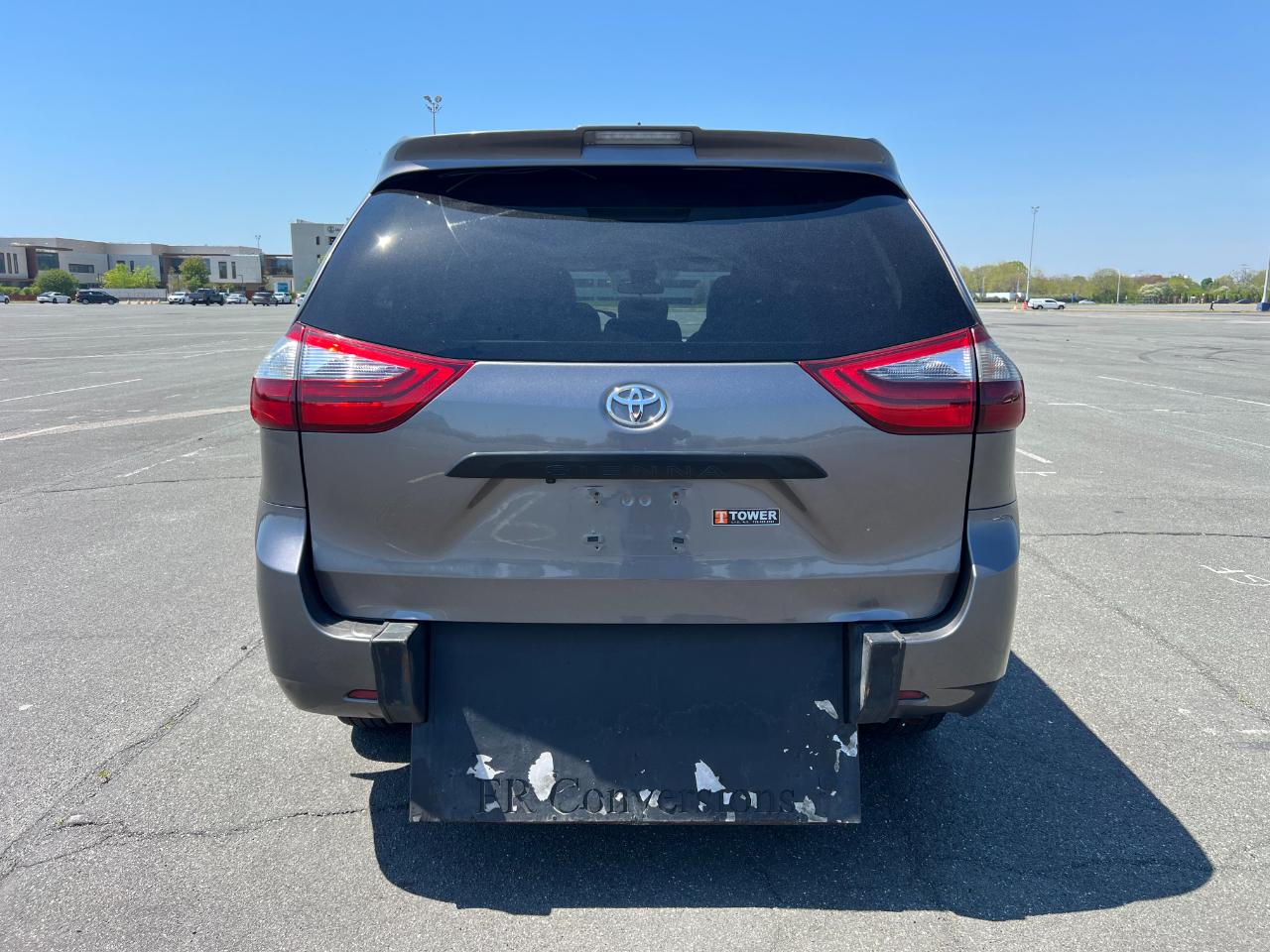 Toyota Sienna LE 7-Passenger Mobility 2020
