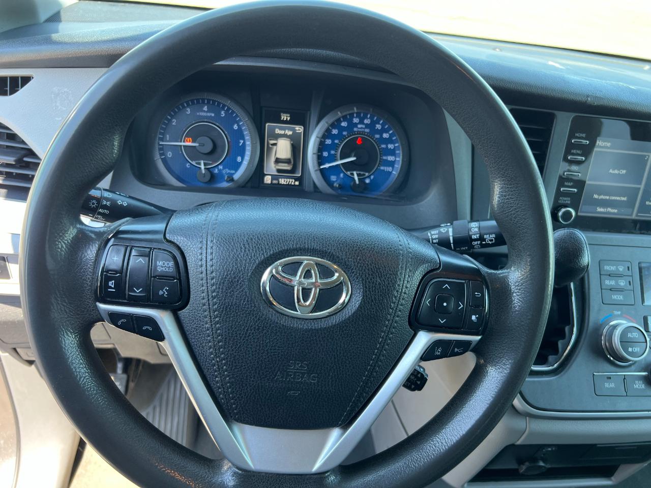 Toyota Sienna LE 7-Passenger Mobility 2020