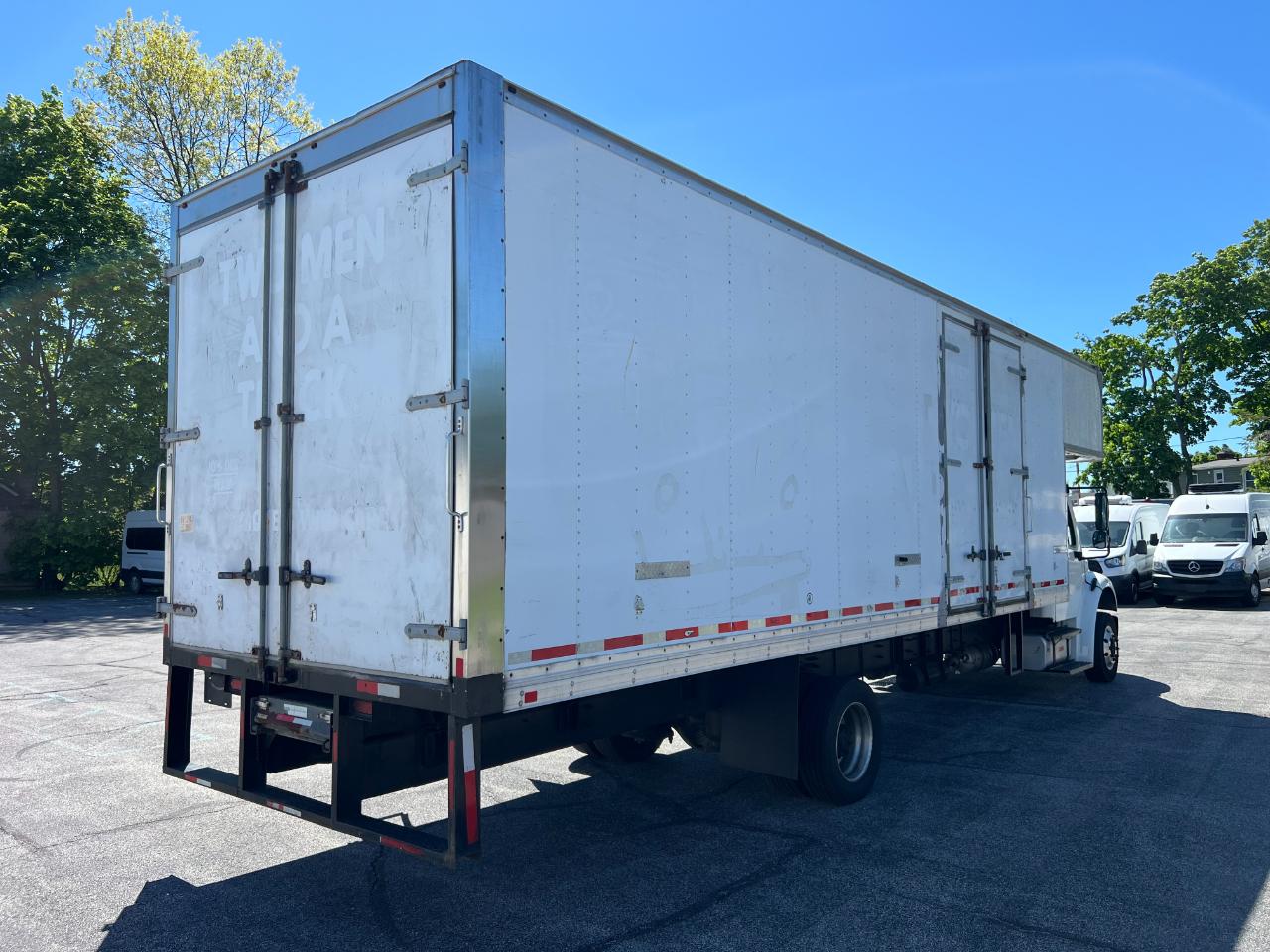 Freightliner M2 106  2019