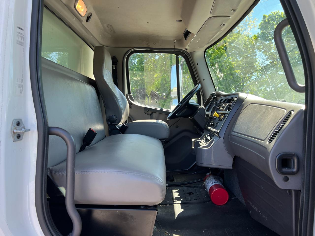Freightliner M2 106  2019