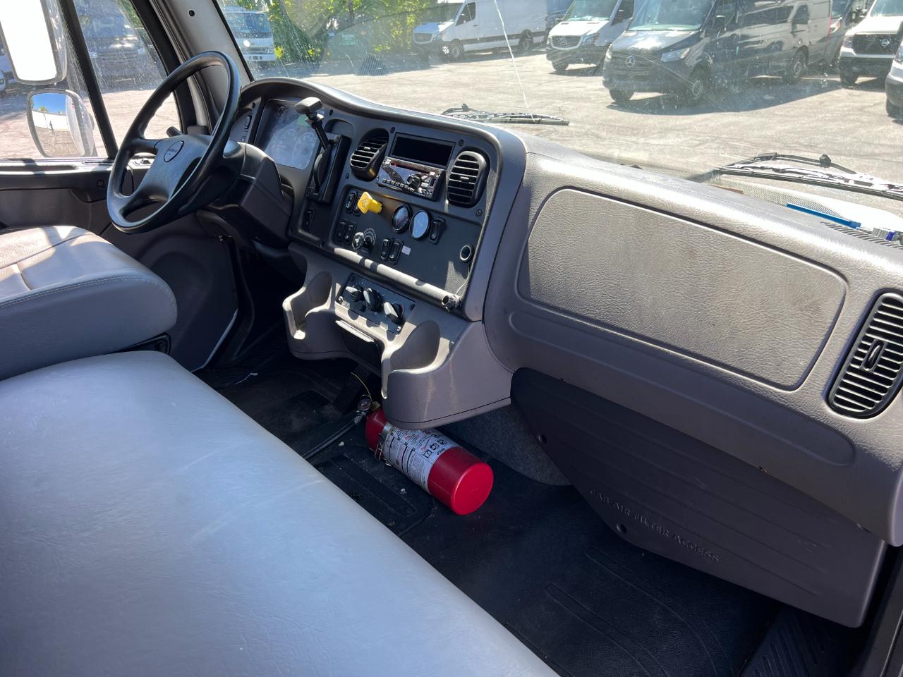 Freightliner M2 106  2019