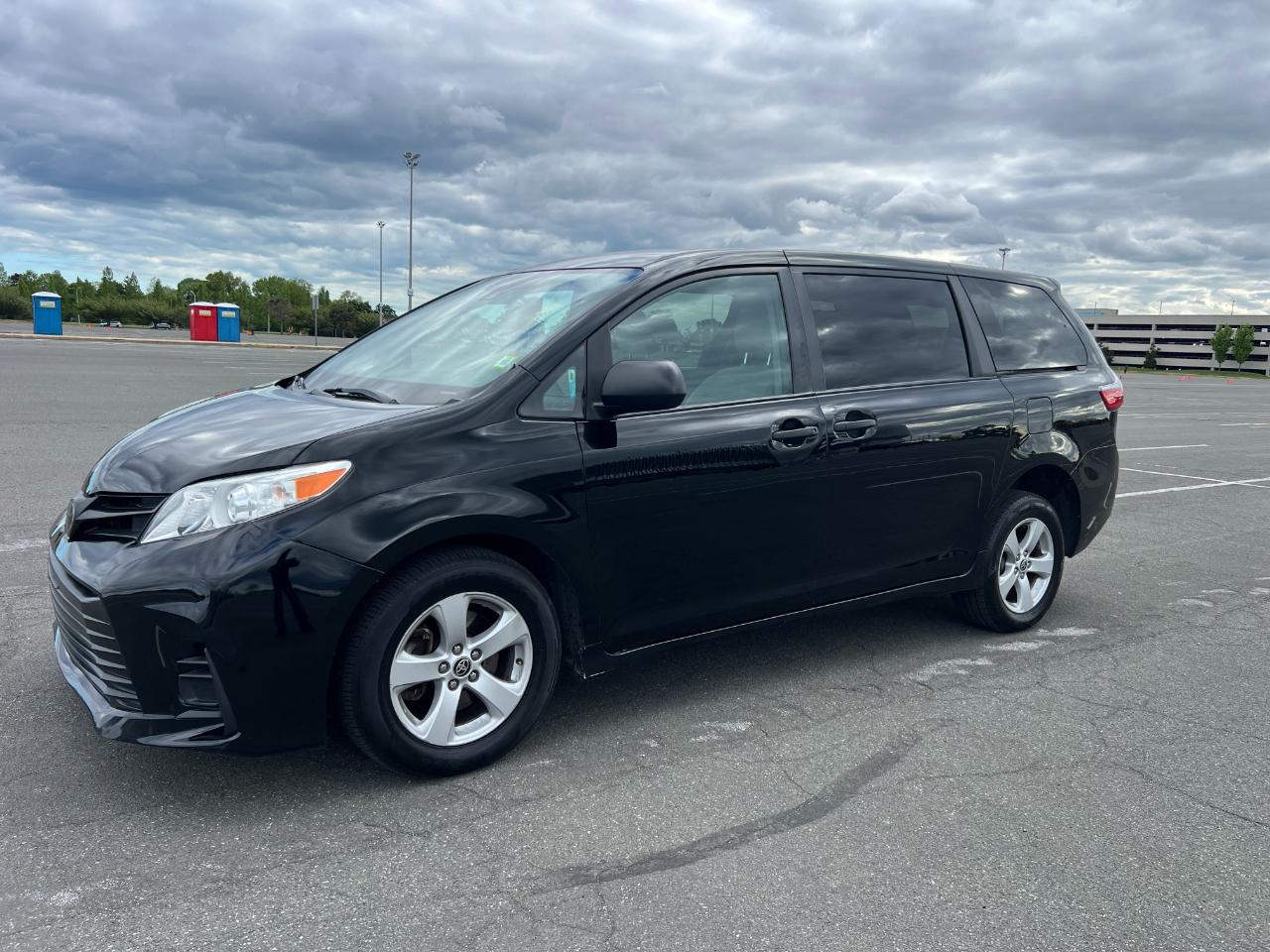 Toyota Sienna LE 7-Passenger Mobility 2020