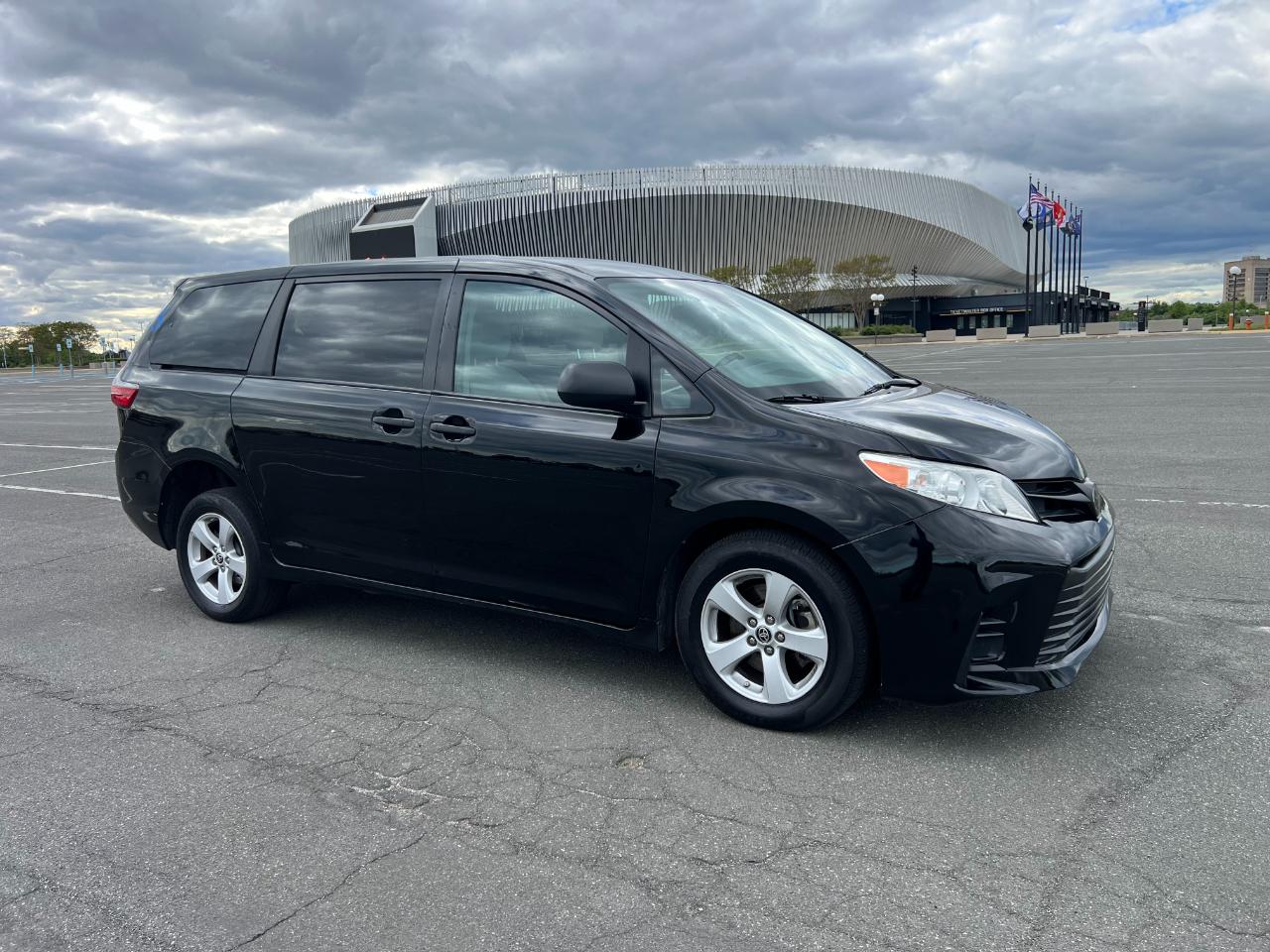 Toyota Sienna LE 7-Passenger Mobility 2020