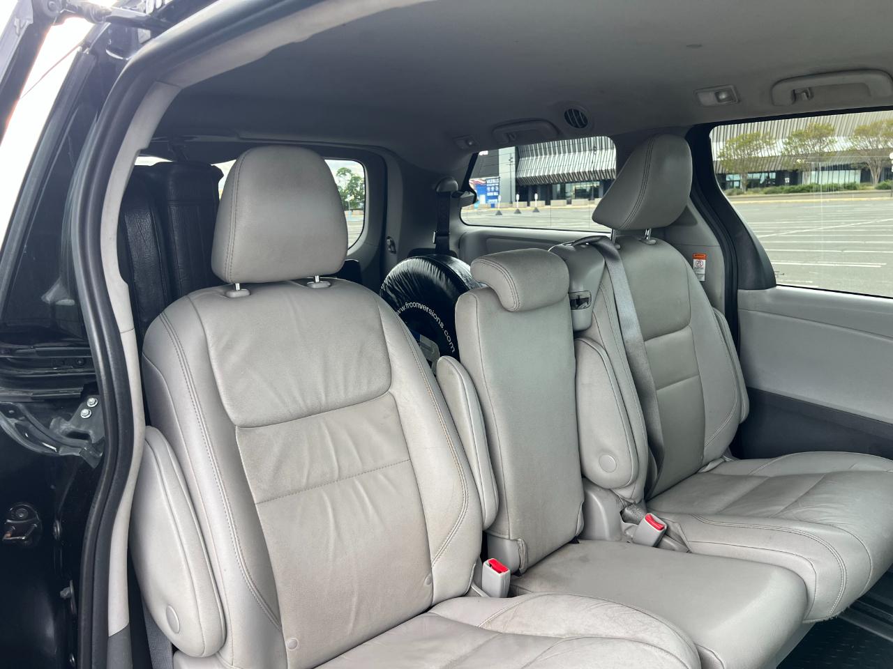 Toyota Sienna LE 7-Passenger Mobility 2020