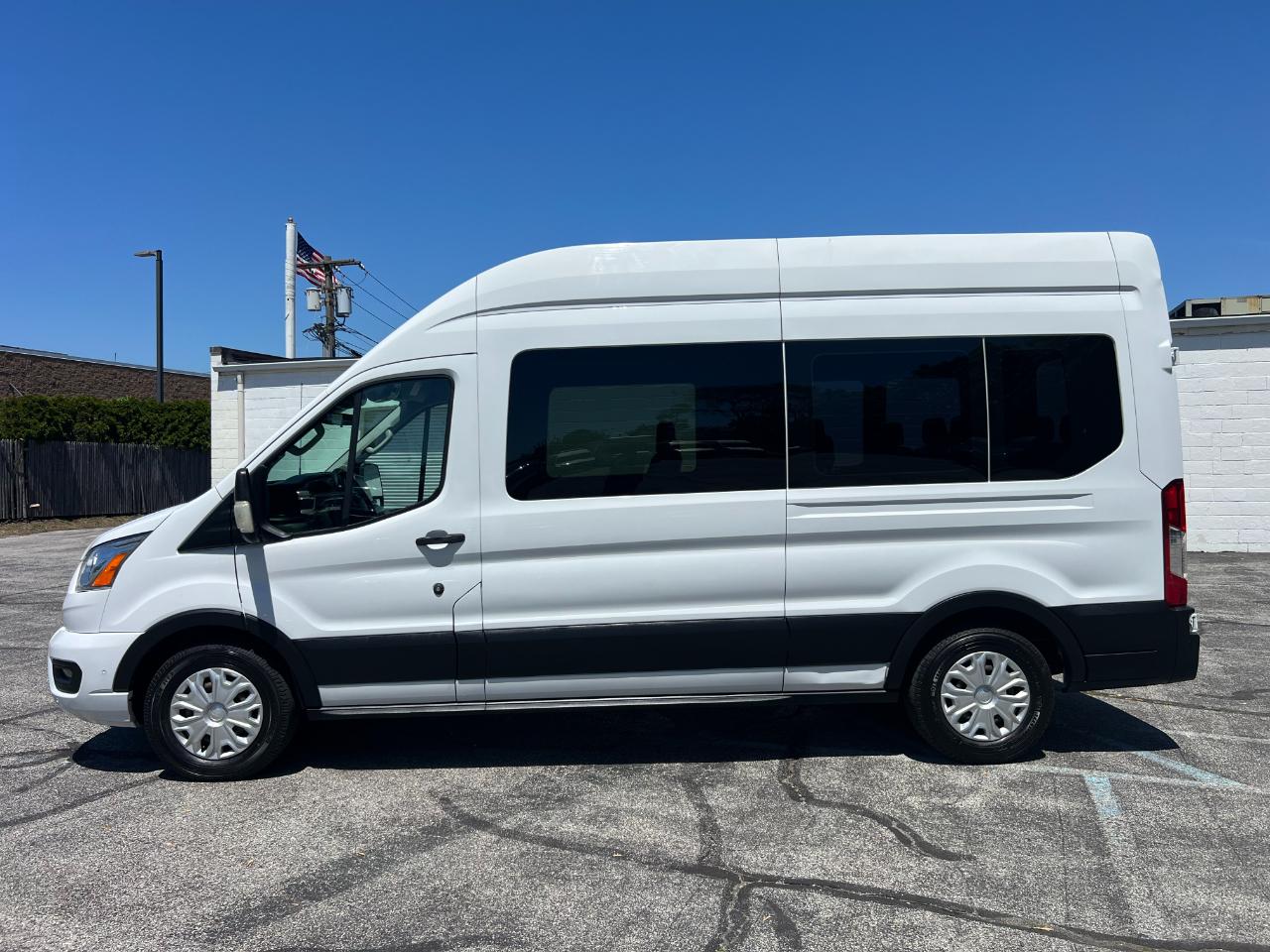Ford Transit 350 Wagon High Roof XL w/Sliding Pass. 148-in. WB 2021