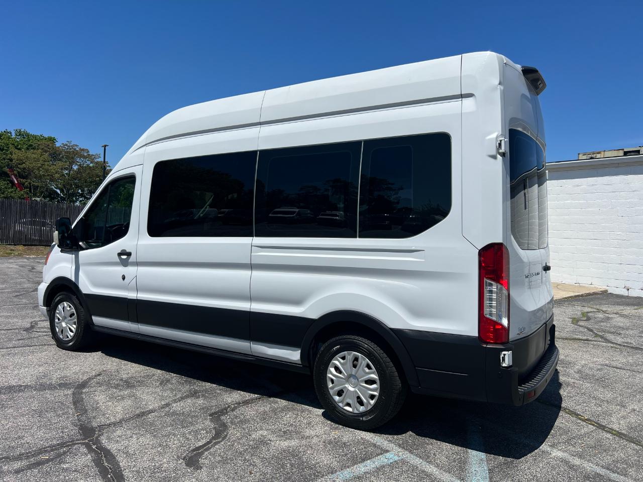 Ford Transit 350 Wagon High Roof XL w/Sliding Pass. 148-in. WB 2021