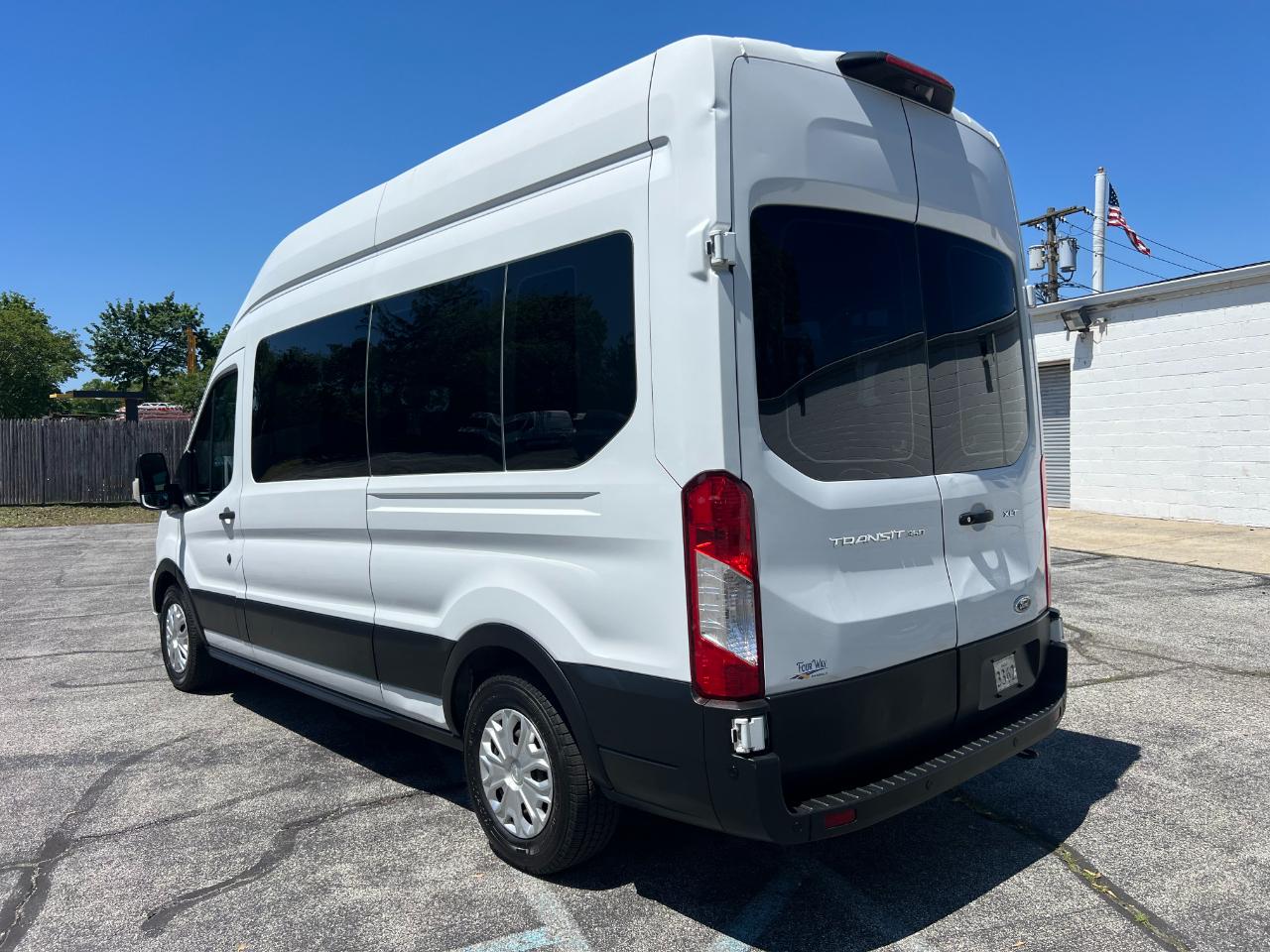 Ford Transit 350 Wagon High Roof XL w/Sliding Pass. 148-in. WB 2021