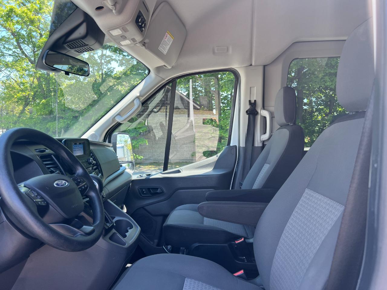 Ford Transit 350 Wagon High Roof XL w/Sliding Pass. 148-in. WB 2021