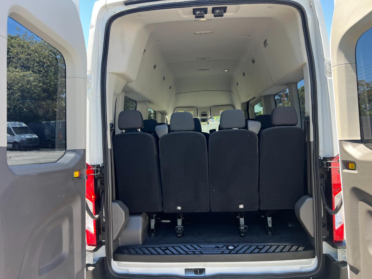 Ford Transit 350 Wagon High Roof XL w/Sliding Pass. 148-in. WB 2021