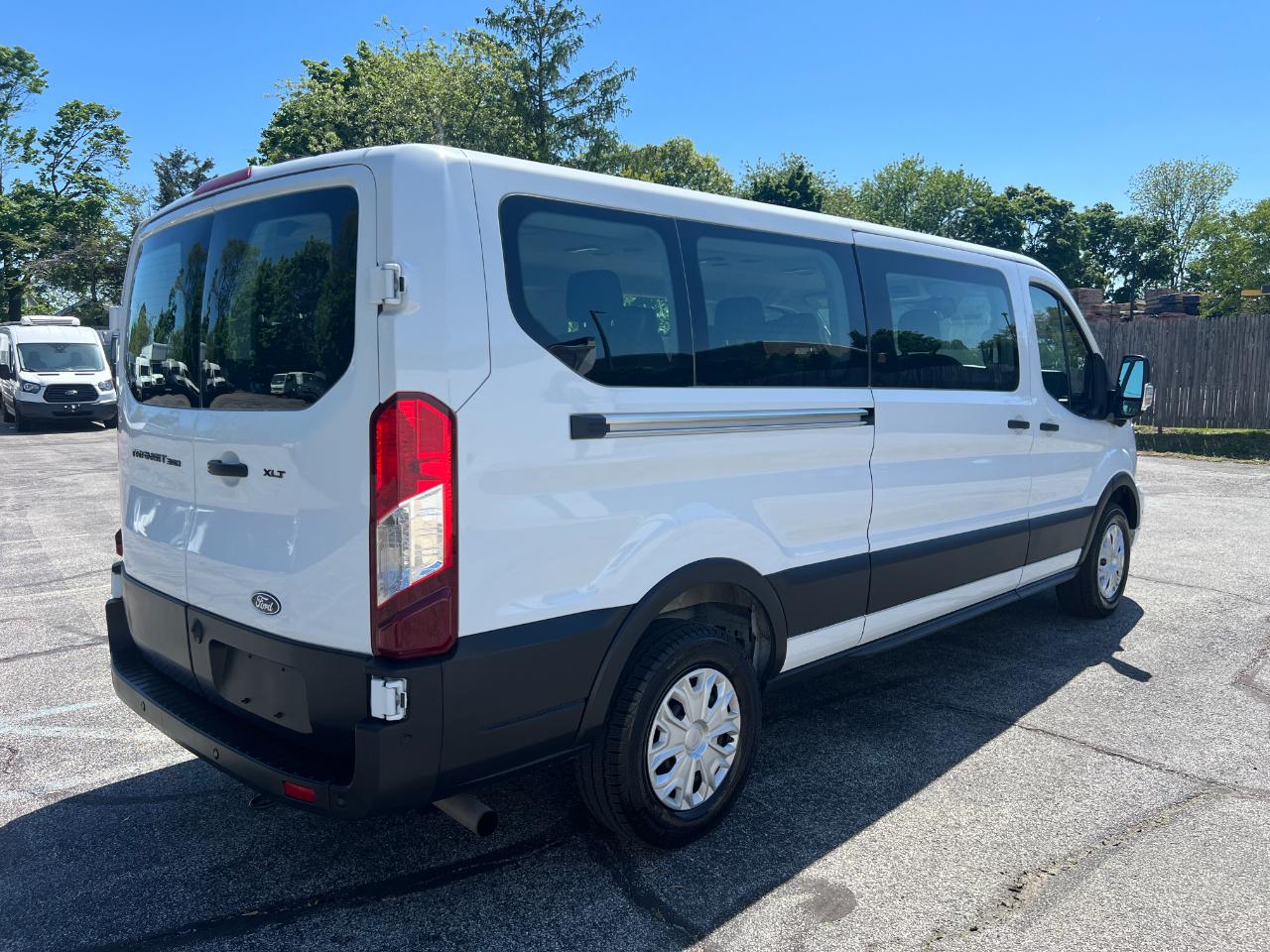 Ford Transit 350 Wagon Low Roof XL w/Sliding Pass. 148-in. WB 2026