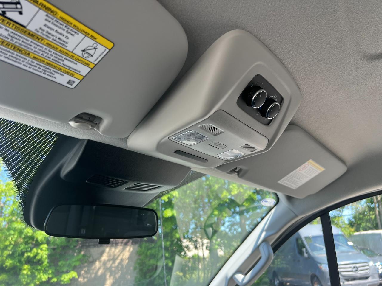 Ford Transit 350 Wagon Low Roof XL w/Sliding Pass. 148-in. WB 2026
