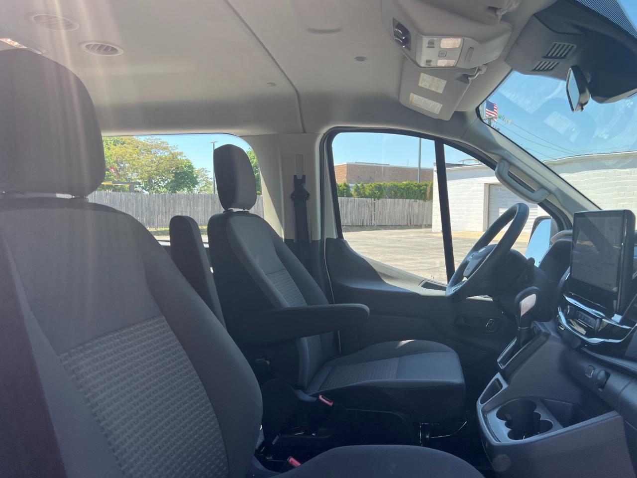 Ford Transit 350 Wagon Low Roof XL w/Sliding Pass. 148-in. WB 2026