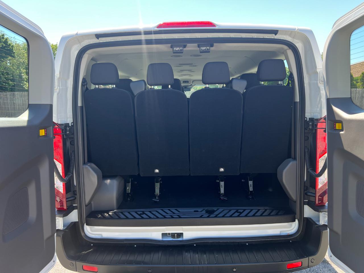 Ford Transit 350 Wagon Low Roof XL w/Sliding Pass. 148-in. WB 2026