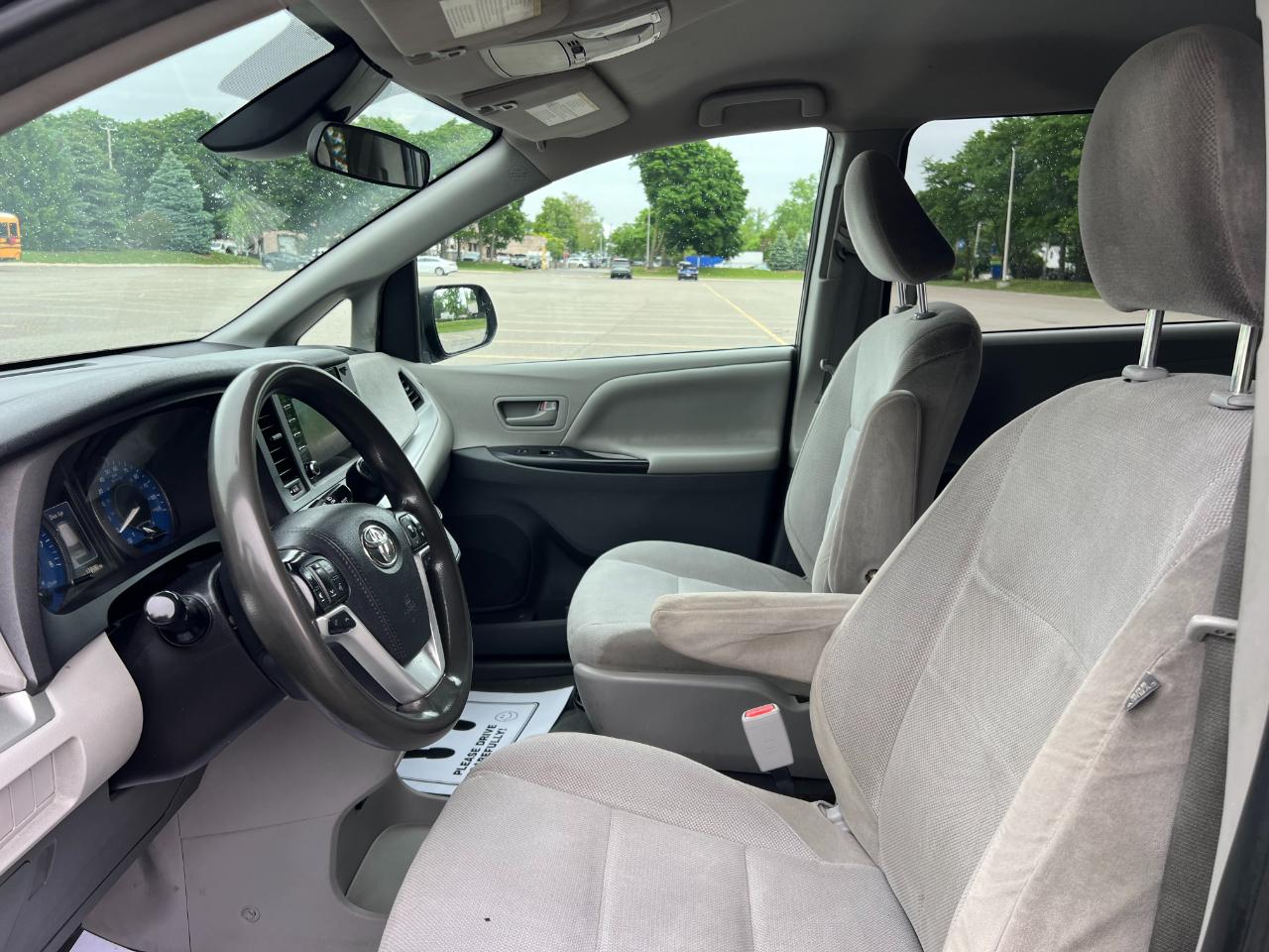 Toyota Sienna LE 7-Passenger Mobility 2020