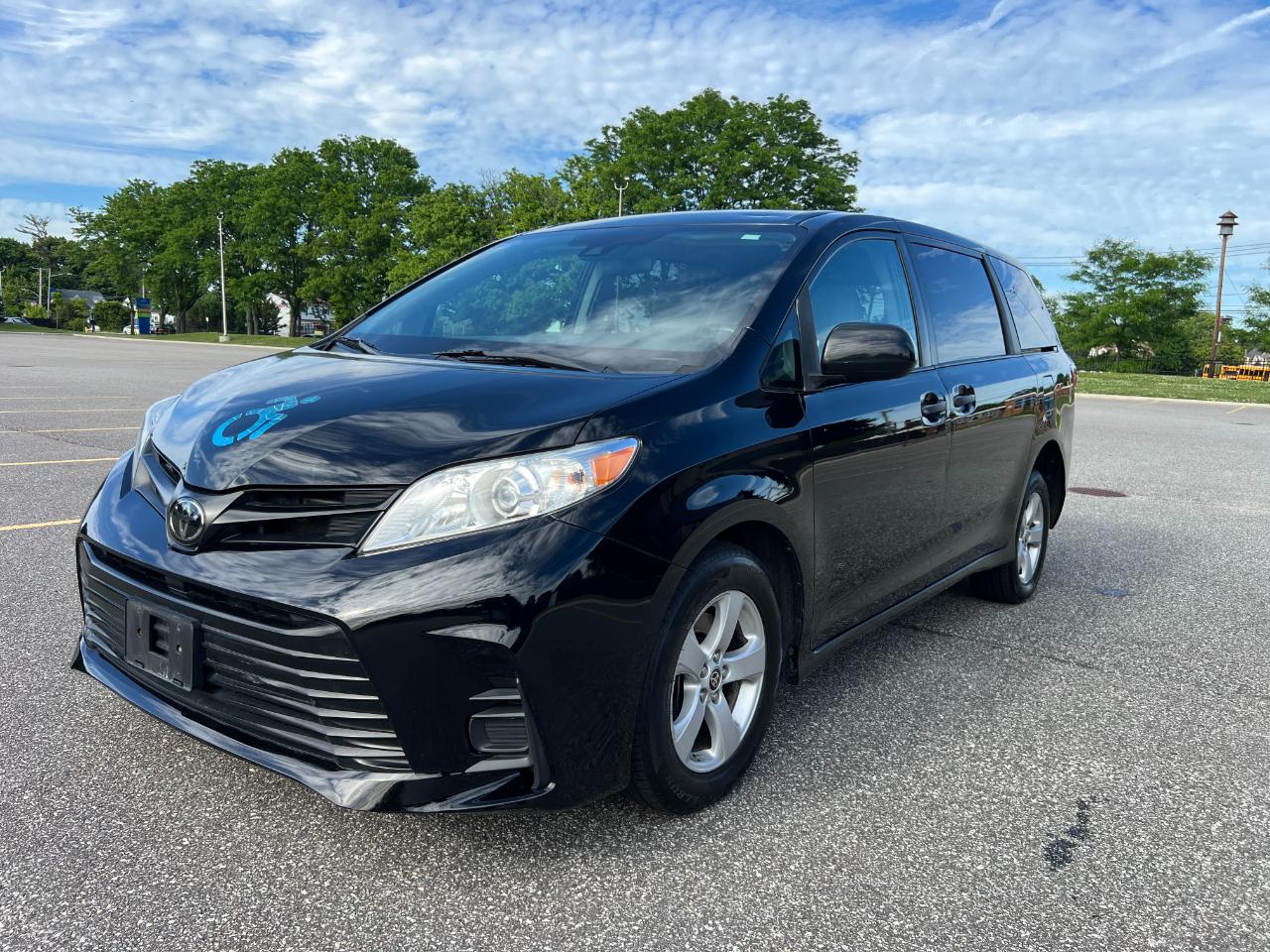 Toyota Sienna LE 7-Passenger Mobility 2020