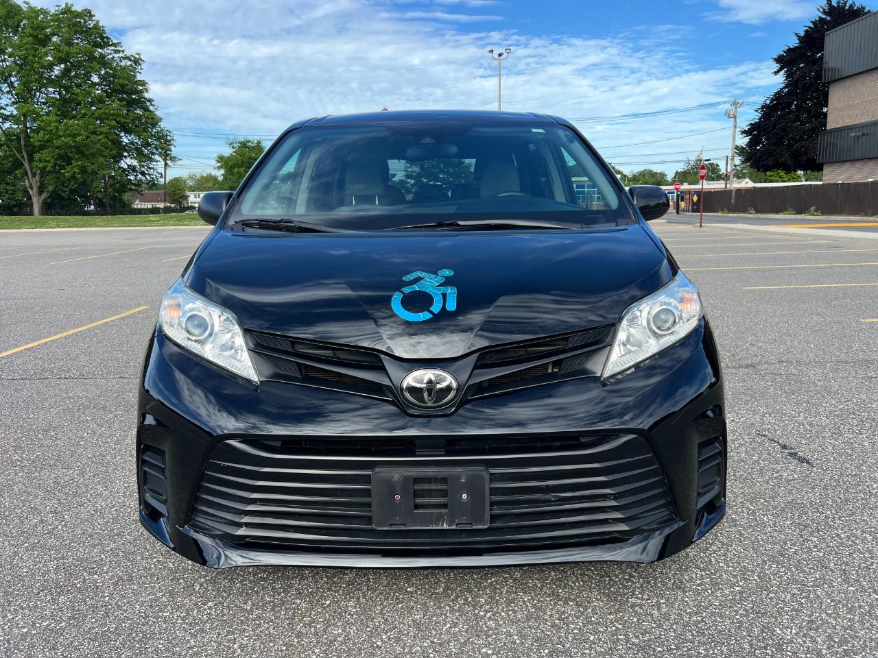 Toyota Sienna LE 7-Passenger Mobility 2020