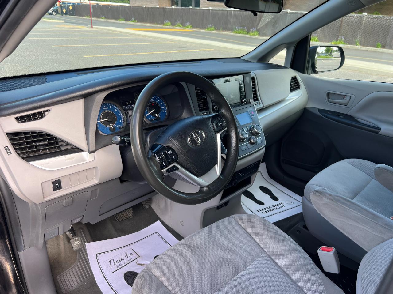 Toyota Sienna LE 7-Passenger Mobility 2020