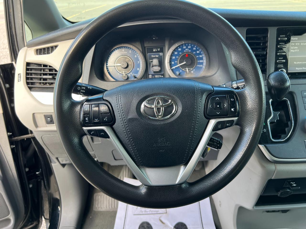 Toyota Sienna LE 7-Passenger Mobility 2020