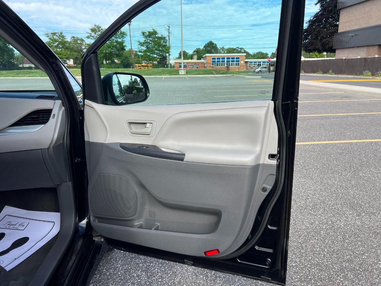 Toyota Sienna LE 7-Passenger Mobility 2020