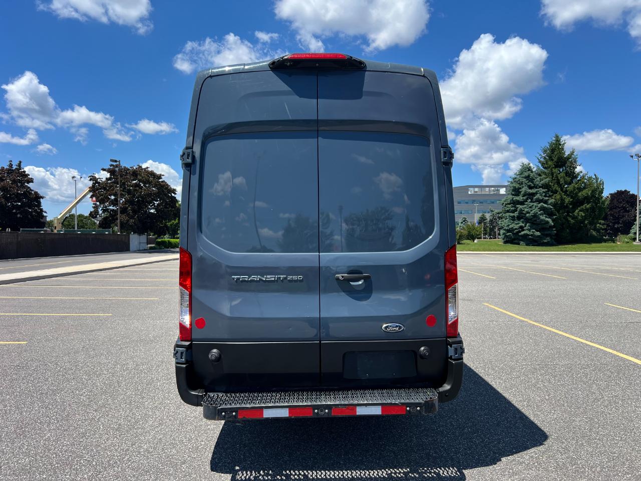 Ford Transit 250 Van High Roof w/Sliding Pass. 148-in. WB EL 2020