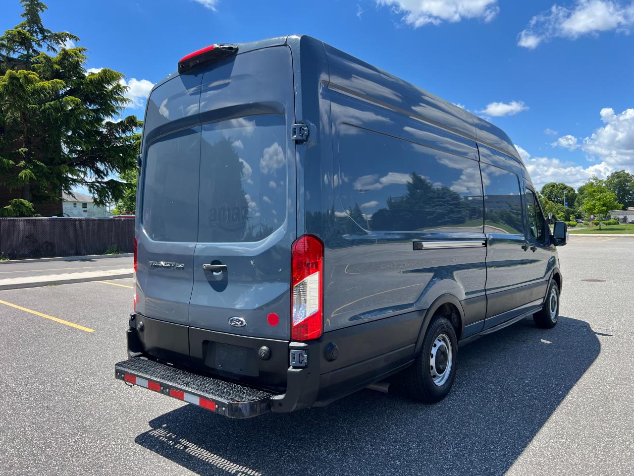 Ford Transit 250 Van High Roof w/Sliding Pass. 148-in. WB EL 2020