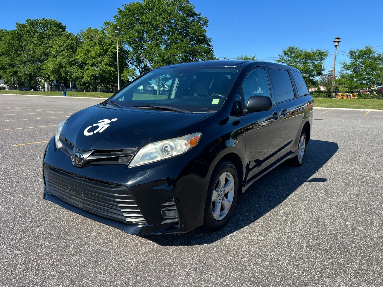 Toyota Sienna LE 7-Passenger Mobility 2020